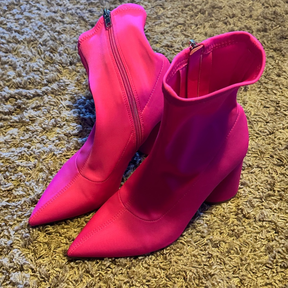 Steve Madden stretch fabric bootie